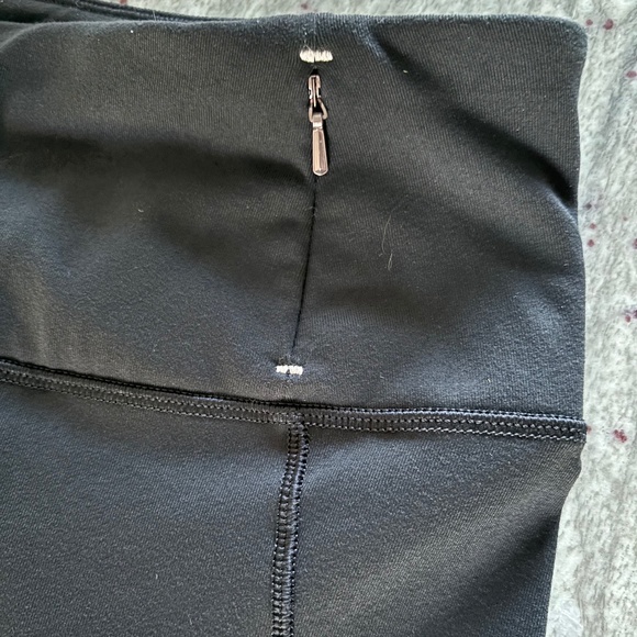 Stay the Path Womens Black Leggings with Rushed Sides - Size M - Picture 4 of 5